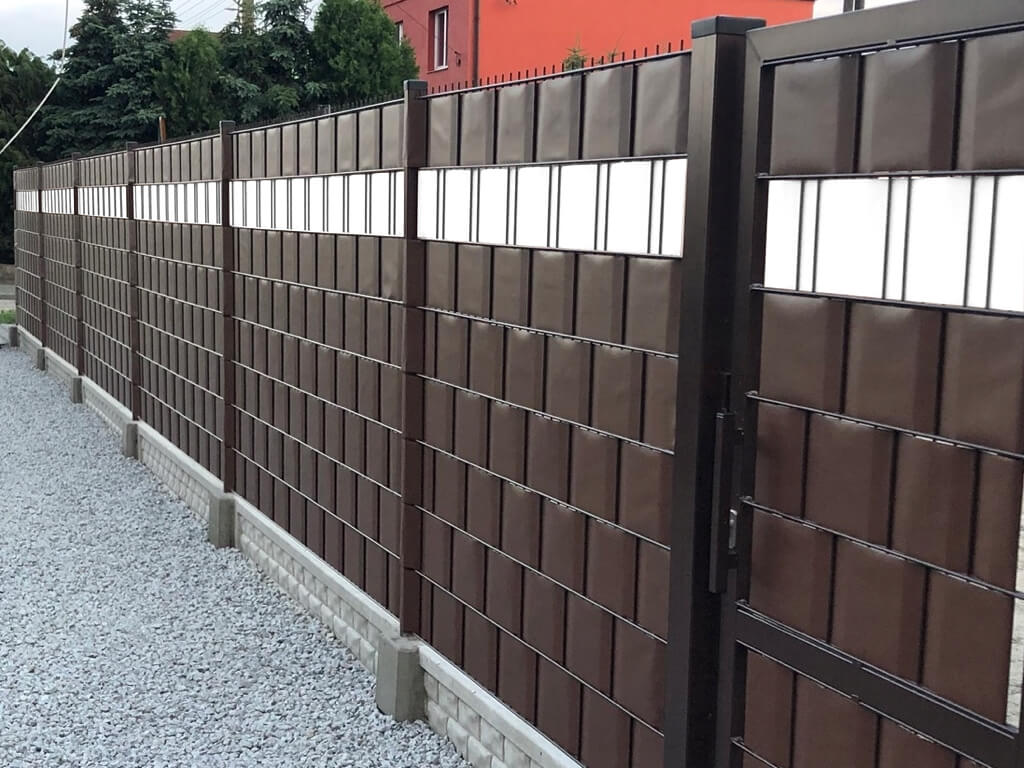 Taśma ogrodzeniowa Linarem PVC 450g/m2. Osłona na ogrodzenie, panele, balkon. Rolka 19cm x 35 m. Kolor biały RAL 9003.