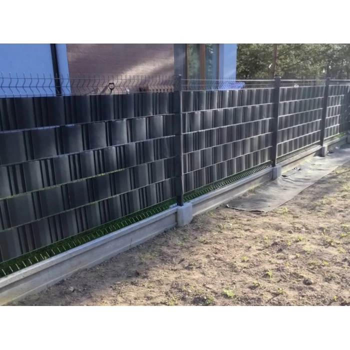 Taśma ogrodzeniowa na panele balkon PVC Linarem 450 g/m2. 19 cm dł. 35 mb. Kolor czarny RAL 9005.