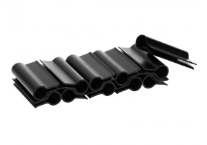 Czarne klipsy 4,75cm do taśmy ogrodzeniowych Linarem Premium 1200g. Opakowanie 20szt.