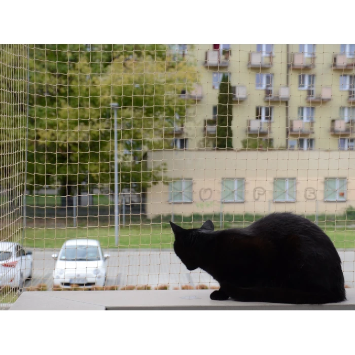 Siatka dla kota z drucikiem Premium Light na balkon "Bezpieczne koty". Oczka 30x30mm.