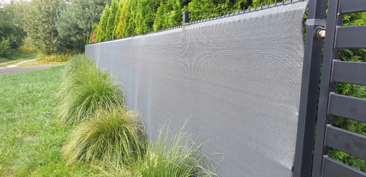 siatka cieniująca 95% szara Linarem Siatki Sieci maskująca na ogrodzenia