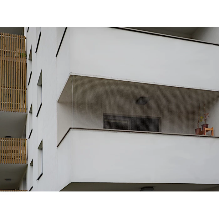 Siatka ochronna na balkon dla kota 50x50mm Rolka 4m x 30m