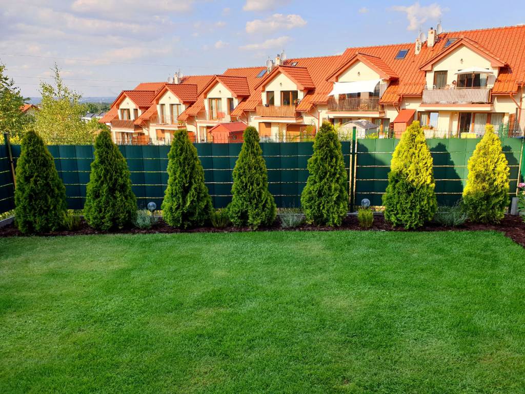  taśma ogrodzeniowa zielona Linarem SiatkiSieci osłona paneli 19x35m