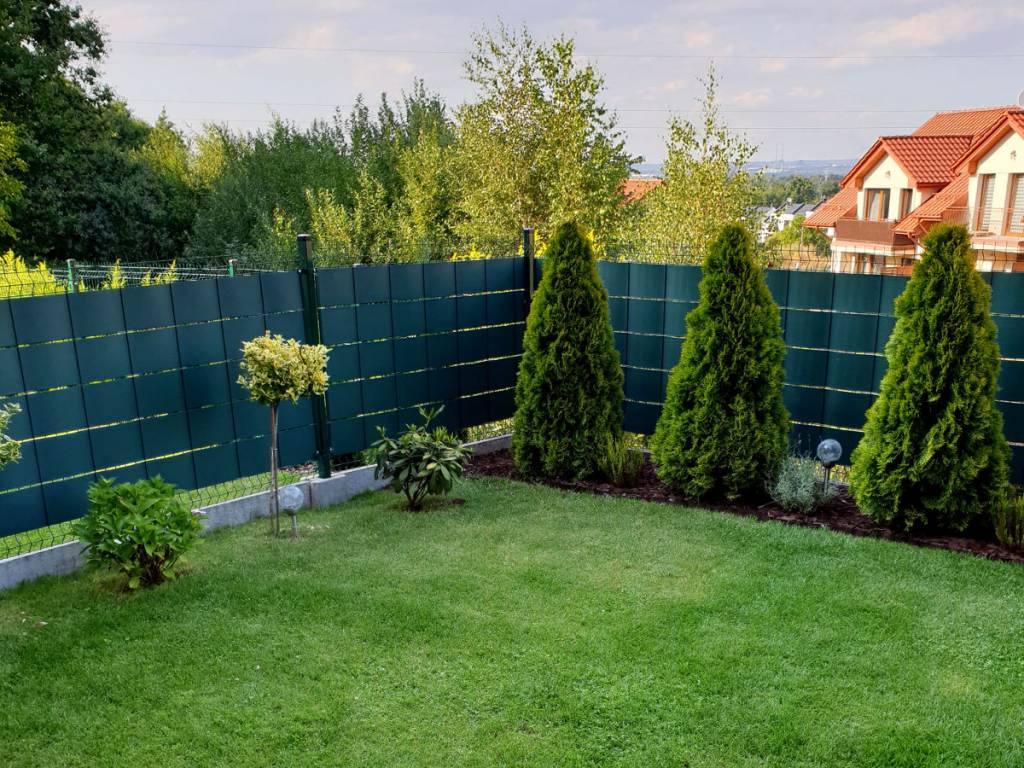 Taśma ogrodzeniowa zielona Linarem 19x35 na ogrodzenia na płot osłona paneli 
