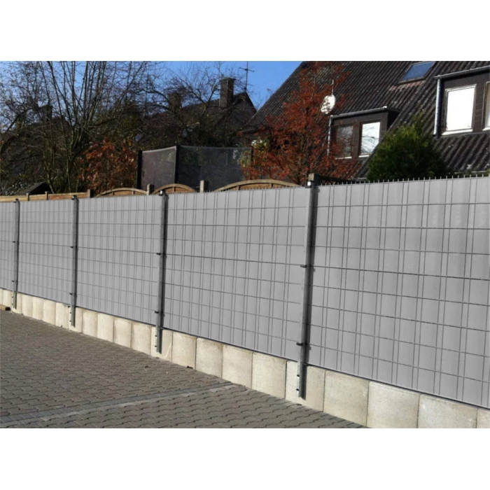 Taśma ogrodzeniowa na panele balkon PVC Linarem 450 g/mkw. 19 cm dł. 35 mb. Kolor jasnoszary RAL 7040. 