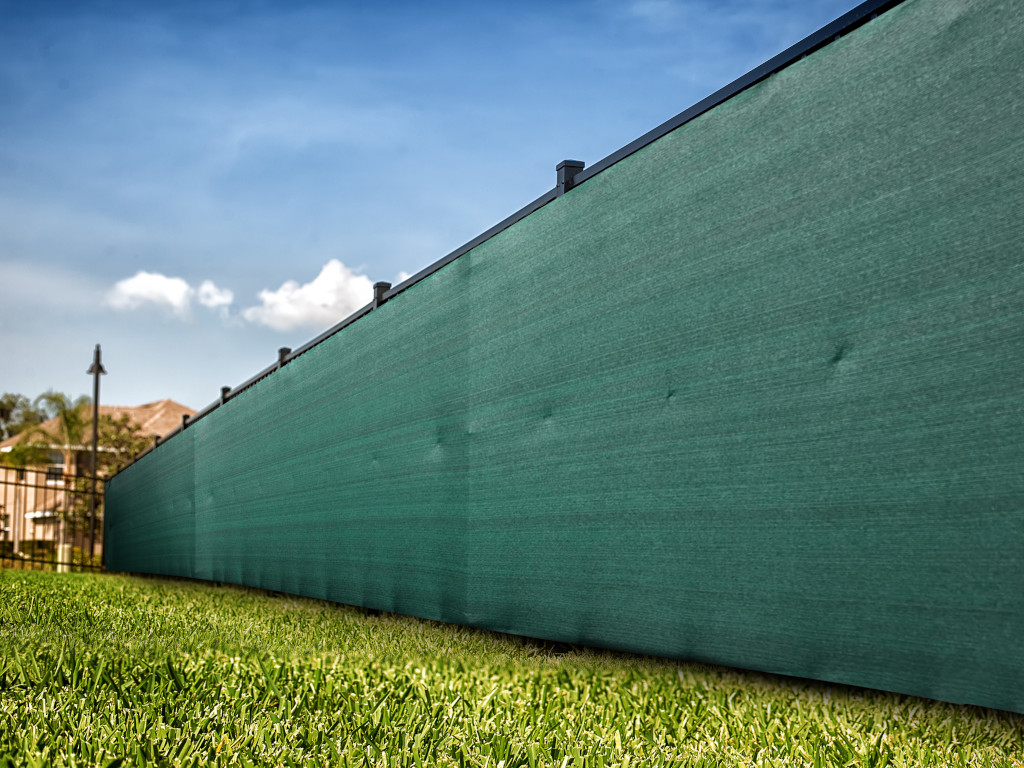Zielona siatka cieniująca 200g na ogrodzenie 95% Rolka 1,2 m x 50 m. Darmowa wysyłka.